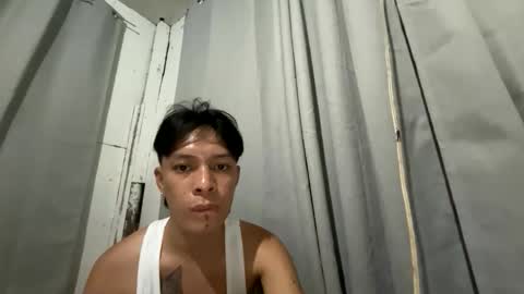 Snapshot of urpinoyasianx chatting on 04.02.26 Mel online show from 04.02.26