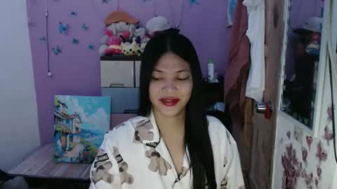 Snapshot of urpreciouspinayxxx chatting on 04.21.26 hi im kim online show from 04.21.26