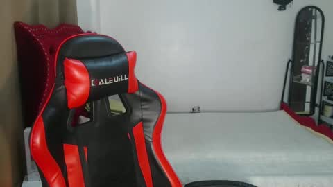 Janine online show from 01.11.25