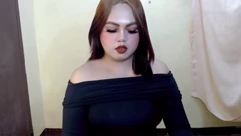 Snapshot of urslut_max chatting on 04.28.26 maxie online show from 04.28.26