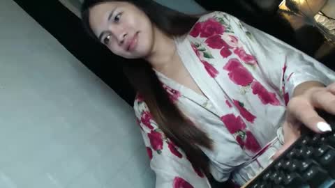 Snapshot of ursweetgirl_thea chatting on 10.06.25 ursweetgirl thea online show from 10.06.25