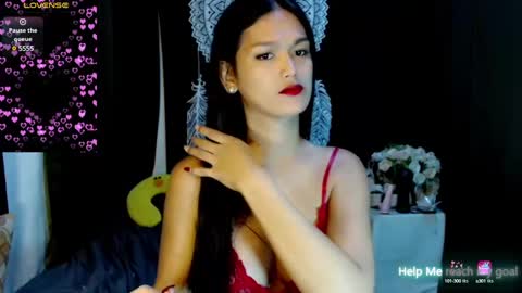 Snapshot of urthai_hotfilipinax chatting on 12.24.24 angel online show from 12.24.24