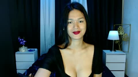 Snapshot of urthai_hotfilipinax chatting on 03.07.25 angel online show from 03.07.25