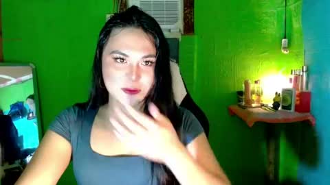 Snapshot of urunexpensivecamilla chatting on 04.04.26 YOURGIRLCAMILLA online show from 04.04.26