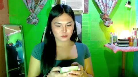 Snapshot of urunexpensivecamilla chatting on 04.10.26 YOURGIRLCAMILLA online show from 04.10.26