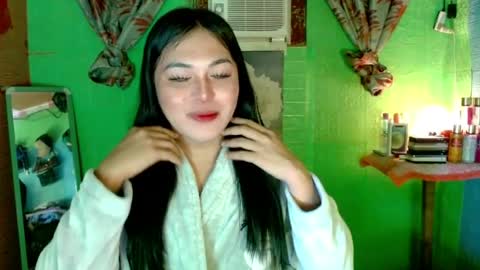 Snapshot of urunexpensivecamilla chatting on 04.11.26 YOURGIRLCAMILLA online show from 04.11.26