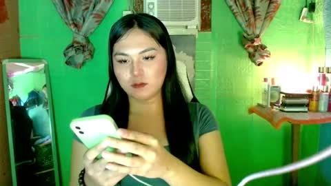 Snapshot of urunexpensivecamilla chatting on 04.12.26 YOURGIRLCAMILLA online show from 04.12.26