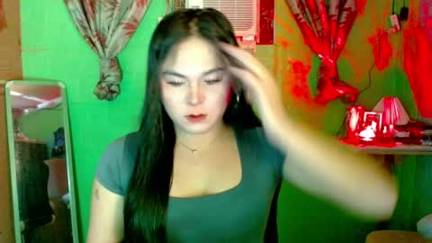 Snapshot of urunexpensivecamilla chatting on 05.14.26 YOURGIRLCAMILLA online show from 05.14.26
