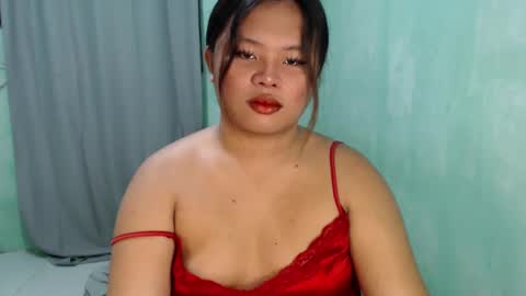 Bella Miles Olivia online show from 12.05.24