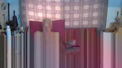 Snapshot of usednotbroken1 chatting on 03.25.26 usednotbroken1 online show from 03.25.26