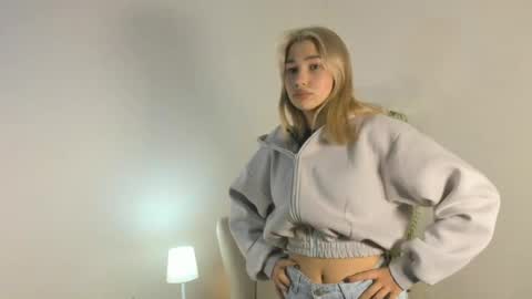 Snapshot of ushacoyt chatting on 03.24.26 Victoria online show from 03.24.26