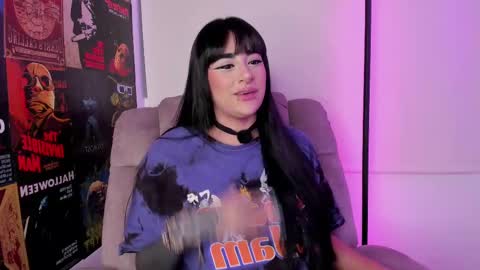 Val help me get 100 thumbs up 3 online show from 09.12.25