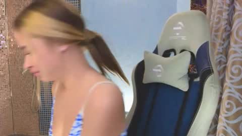 Leila online show from 10.17.25