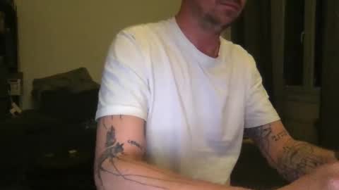 Snapshot of uwantitno chatting on 09.30.25 uwantitno online show from 09.30.25