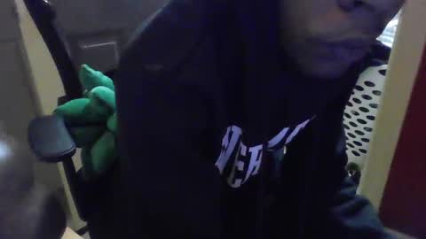 Snapshot of uzithebbc chatting on 12.22.24 uzithebbc online show from 12.22.24