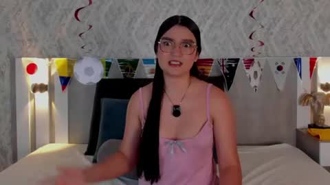 Snapshot of vaalentina_lux chatting on 06.22.26 Vaalentina Lux online show from 06.22.26