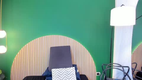 Snapshot of vailoetharris chatting on 05.17.26 Vaiolet Harris online show from 05.17.26
