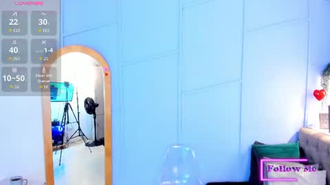Snapshot of vailoetharris chatting on 06.14.26 Vaiolet Harris online show from 06.14.26
