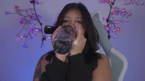 Snapshot of val_luv chatting on 03.13.26 val online show from 03.13.26