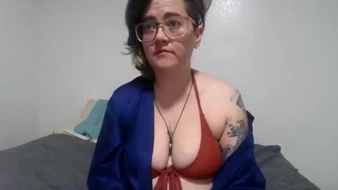 valarieak online show from 10.13.25