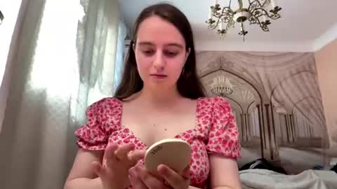 Snapshot of valariezentz chatting on 07.15.26 May online show from 07.15.26