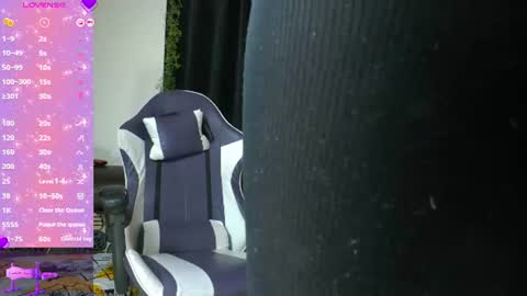 Snapshot of vale_bunny chatting on 06.19.26 Valery online show from 06.19.26