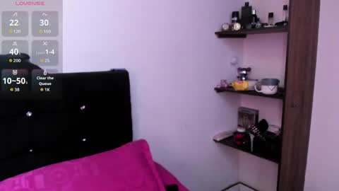 valemorales413 online show from 04.11.26