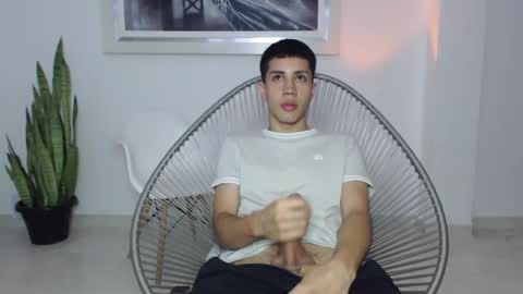 valen paul online show from 12.21.25