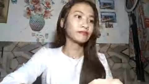 Snapshot of valenciasumney chatting on 06.07.26 Camille online show from 06.07.26