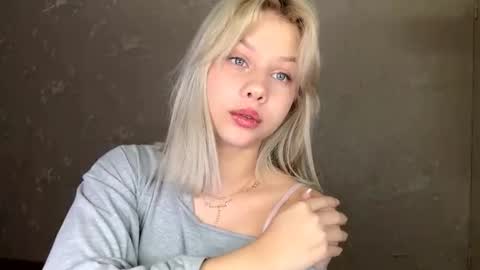 Olachka online show from 11.28.25