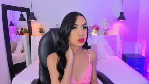 Snapshot of valenn__smith chatting on 12.23.24 Valentina online show from 12.23.24