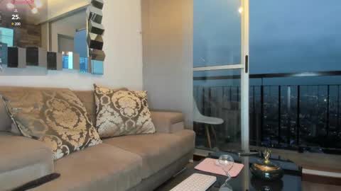 Valen online show from 12.16.24