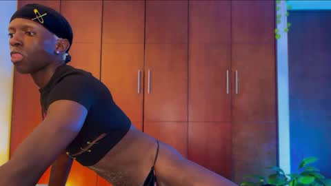 Snapshot of valent1nn chatting on 12.03.24 Valentin independent Cam Boy online show from 12.03.24