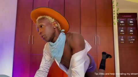 Snapshot of valent1nn chatting on 01.05.25 Valentin independent Cam Boy online show from 01.05.25