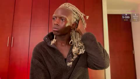 Snapshot of valent1nn chatting on 03.05.25 Valentin independent Cam Boy online show from 03.05.25