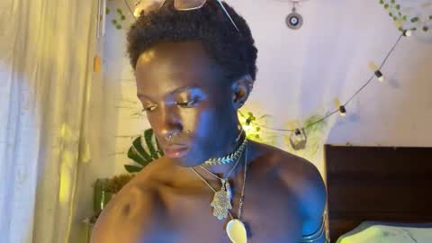 Snapshot of valent1nn chatting on 01.11.26 Valentin independent Cam Boy online show from 01.11.26