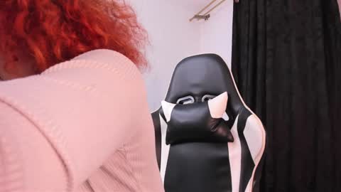 Snapshot of valent_27 chatting on 12.17.24 Valentina online show from 12.17.24