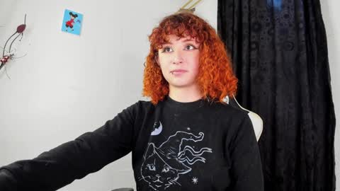 Snapshot of valent_27 chatting on 12.19.24 Valentina online show from 12.19.24