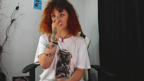 Snapshot of valent_27 chatting on 12.30.24 Valentina online show from 12.30.24