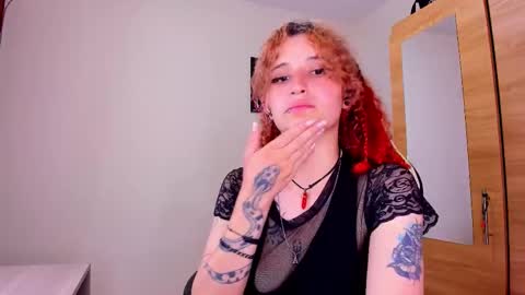 Snapshot of valent_27 chatting on 09.25.25 Valentina online show from 09.25.25