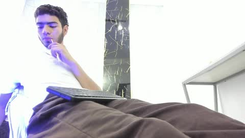 VALENTIN  online show from 04.08.26