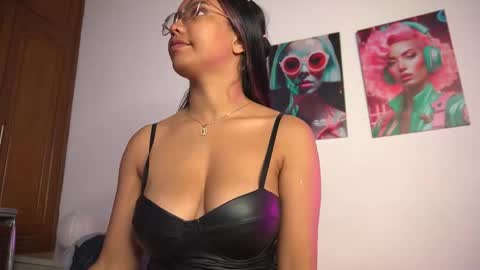 VALENTINA online show from 11.27.25