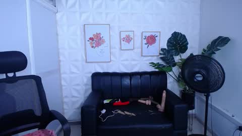 Valentina  online show from 09.13.25