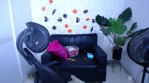 Valentina  online show from 10.06.25