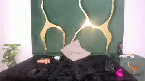 valentinaasm online show from 04.21.26