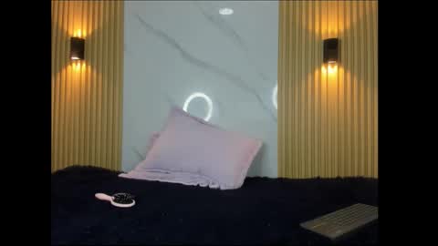 valentinaliux_ online show from 09.12.25