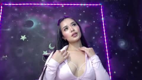 valentinarojass_ online show from 04.17.26