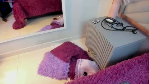 Mia  online show from 02.28.26