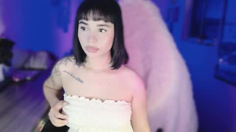 Snapshot of valentinna_5 chatting on 05.30.26 Danielle Please help me to reach 300 thumbs up online show from 05.30.26