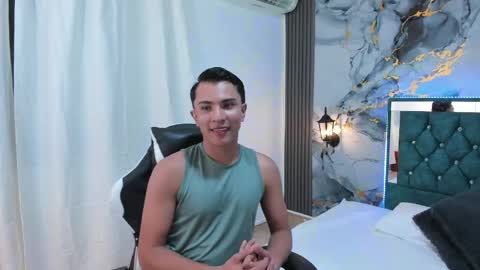 Snapshot of valentino_luxury chatting on 04.14.26 Valentino online show from 04.14.26